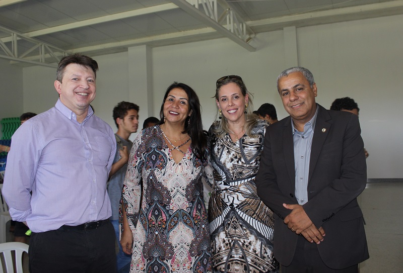 Diretores da UFG e da UEG em Aparecida de Goiânia, professores Júlio César Valandro e Maria Lúcia Pacheco Duarte dos Santos, respectivamente, com a diretora-geral do IFG - Câmpus Aparecida, professora Ana Lucia Siqueira de Oliveira, e o reitor do IFG, professor Jerônimo Rodrigues da Silva